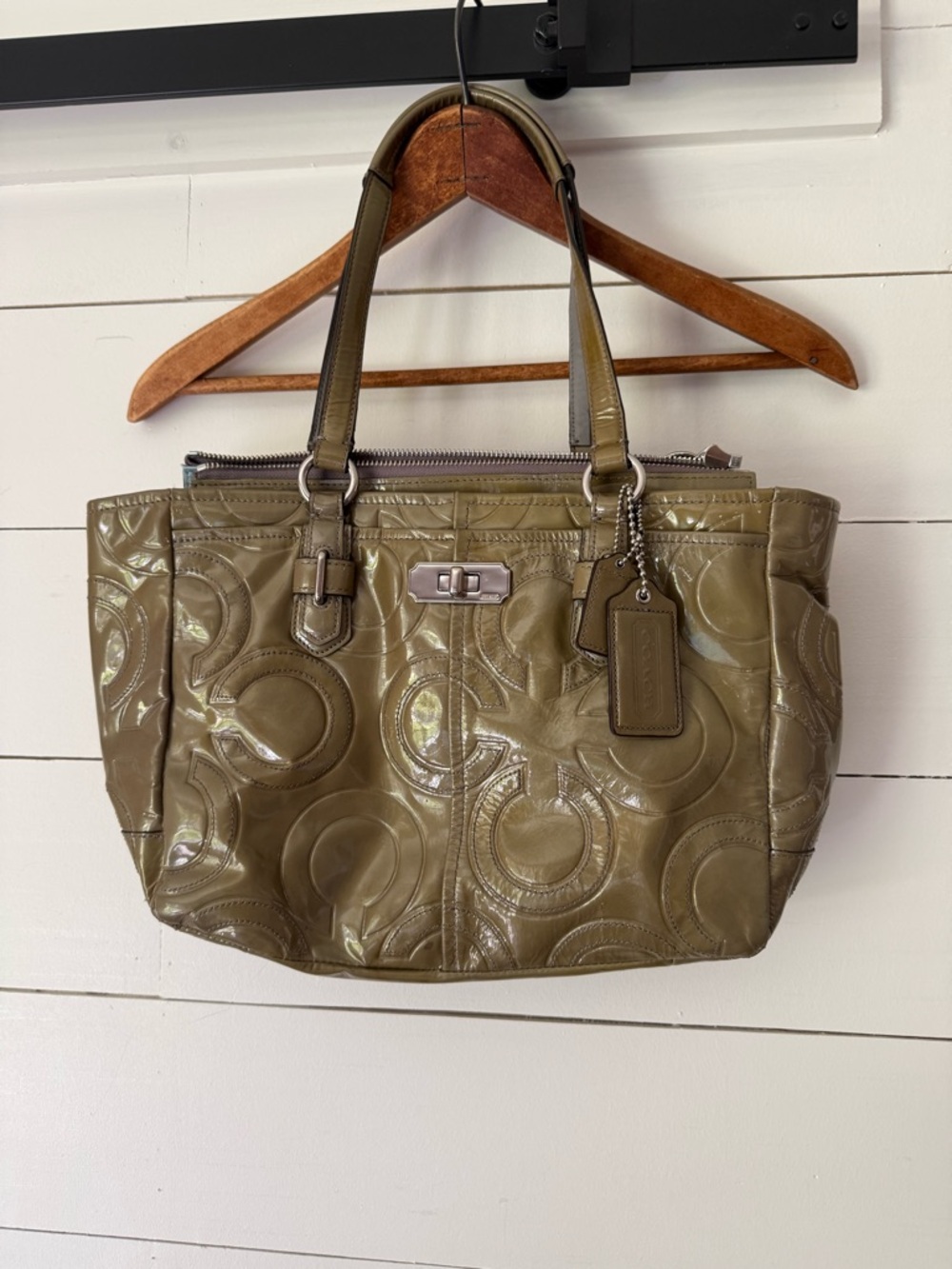 Vintage Y2K COACH Olive Green Patent Leather Signature C Embossed Purse Tote Bag